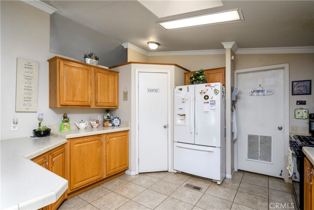 802 Roadrunner Way Perris, CA 92570 - Photo 10 of 28