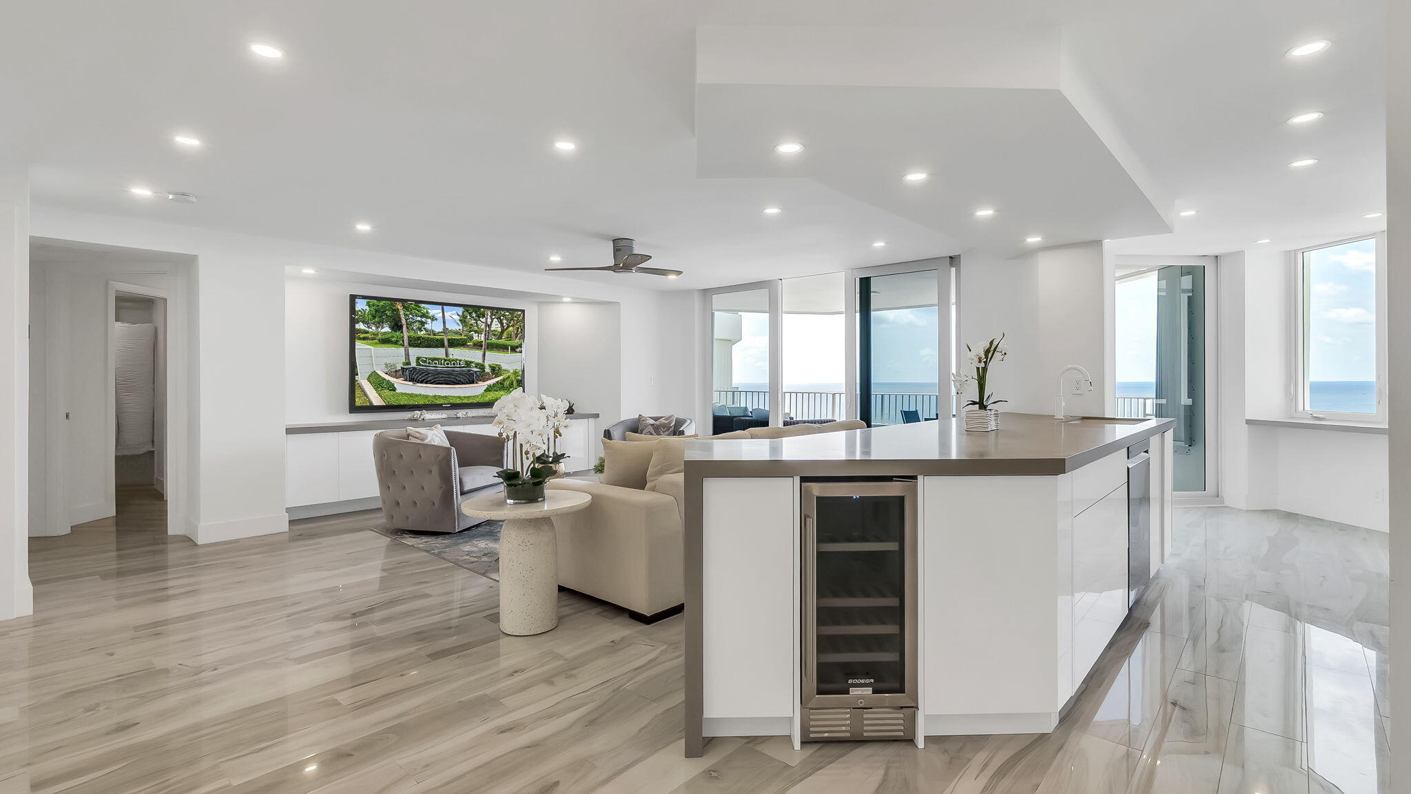 550 South Ocean Boulevard, Unit 1906 Boca Raton, FL 33432 - Photo 11 of 47 Family/Kitchen