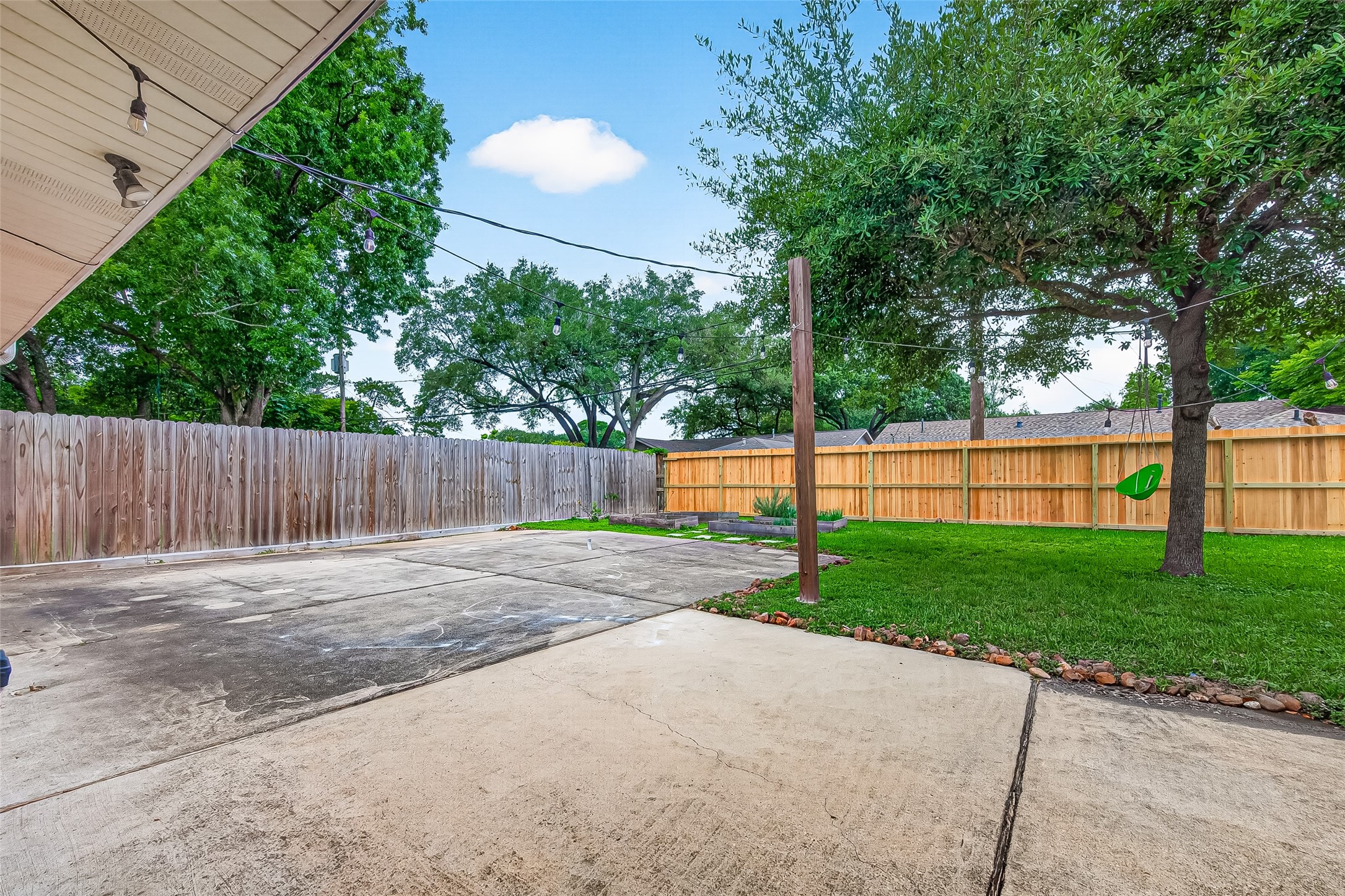 5422 Hummingbird Street Houston, TX 77096 - Photo 41 of 46