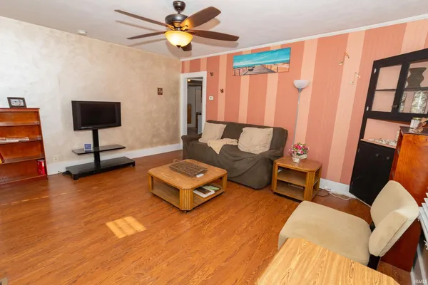 $210,000 | 909 East Oakside Street, South Bend, IN 46614