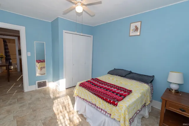 $215,000 | 909 East Oakside Street, South Bend, IN 46614