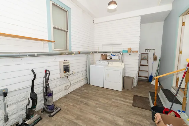 $215,000 | 909 East Oakside Street, South Bend, IN 46614