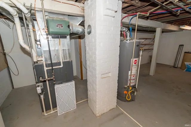 $215,000 | 909 East Oakside Street, South Bend, IN 46614