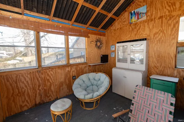 $215,000 | 909 East Oakside Street, South Bend, IN 46614