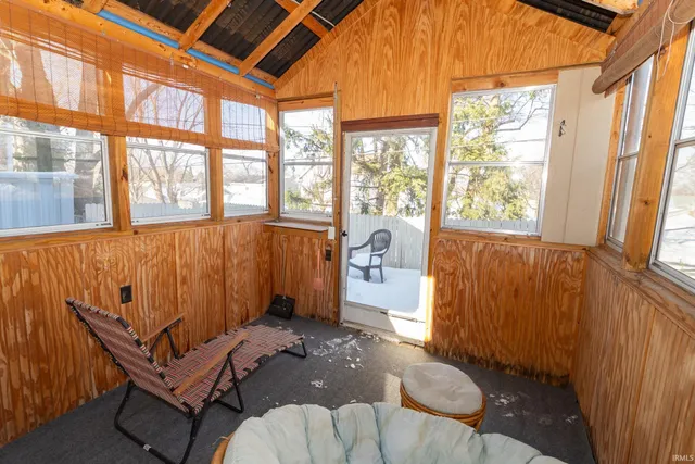 $215,000 | 909 East Oakside Street, South Bend, IN 46614