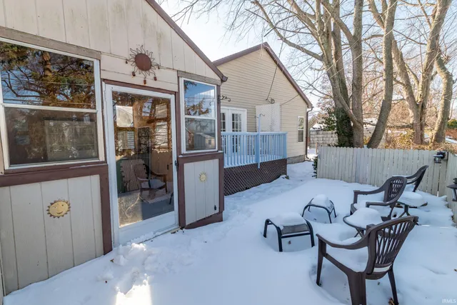 $215,000 | 909 East Oakside Street, South Bend, IN 46614