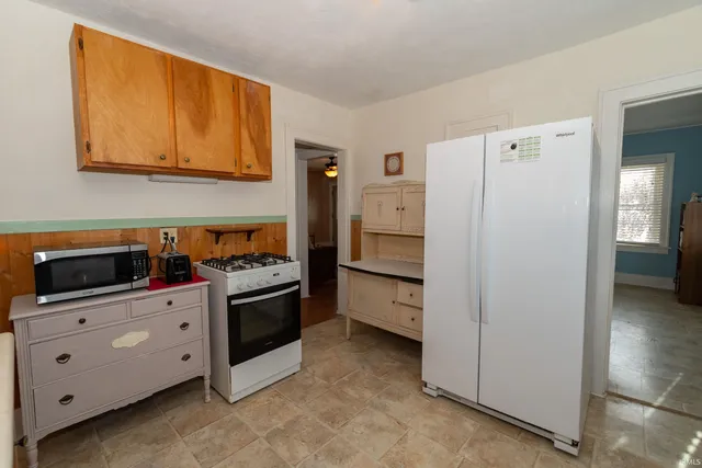 $215,000 | 909 East Oakside Street, South Bend, IN 46614