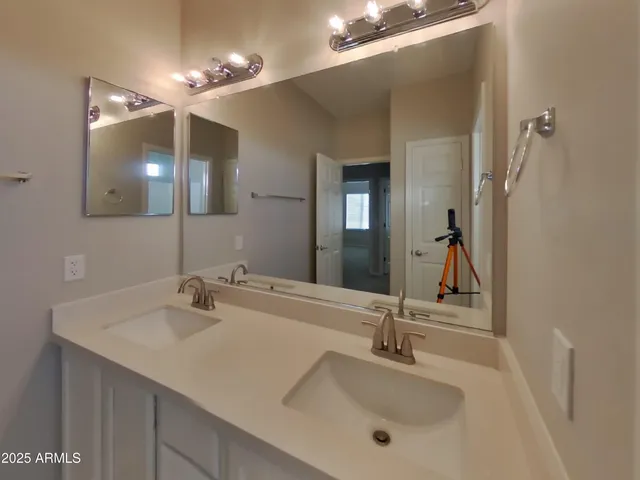 $2,749 | 5407 West Beverly Road, Laveen, AZ 85339