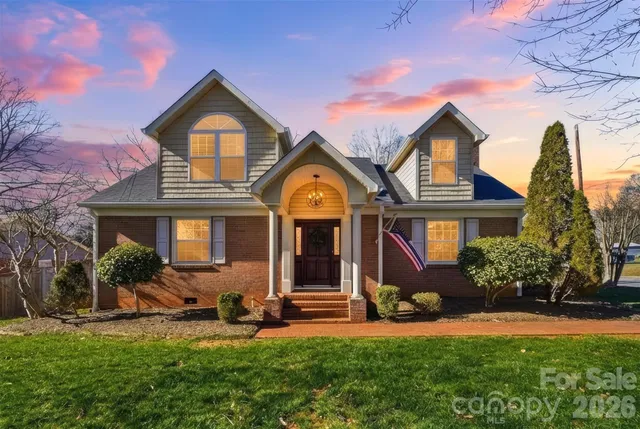 $489,000 | 1002 South Brady Avenue, Newton, NC 28658