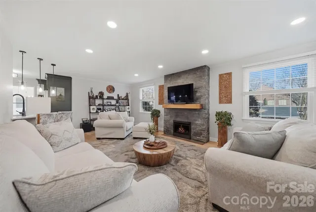 $489,000 | 1002 South Brady Avenue, Newton, NC 28658