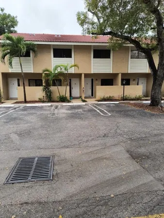 $1,725 | 9286 Northwest 40th Street, Coral Springs, FL 33065