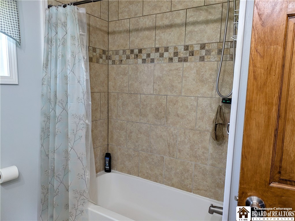 1633 Lakeview Road Hamburg, NY 14085 - Photo 16 of 23