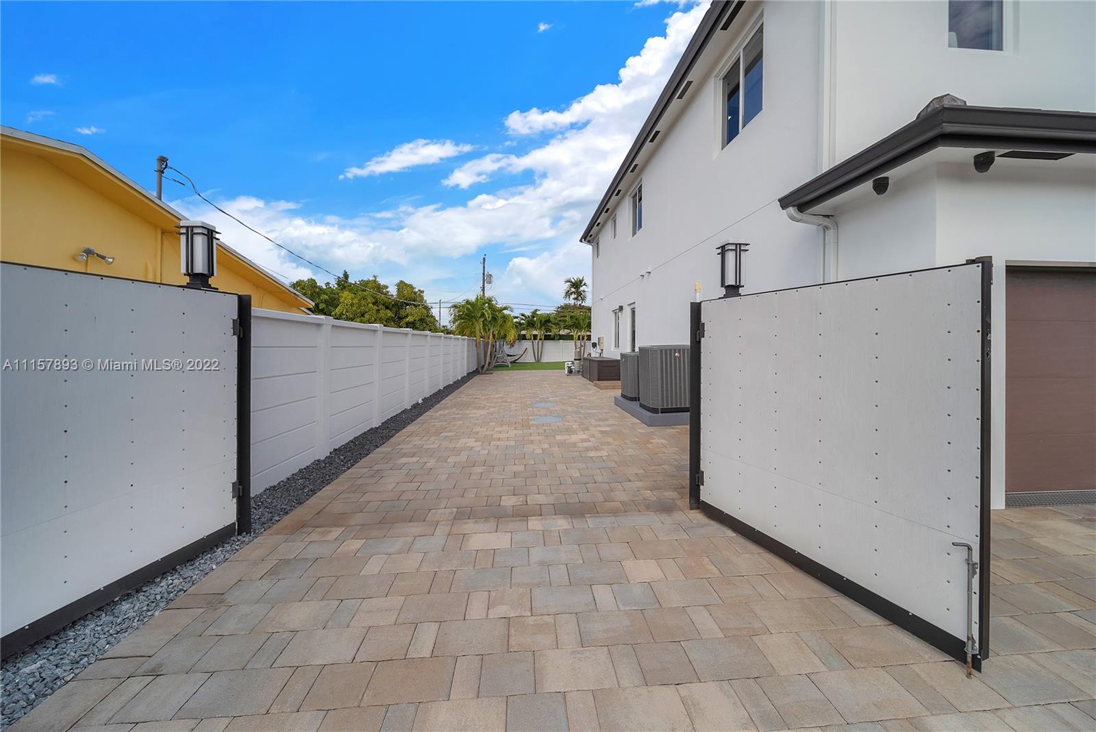 Westchester Miami, FL 33165 - Photo 20 of 84