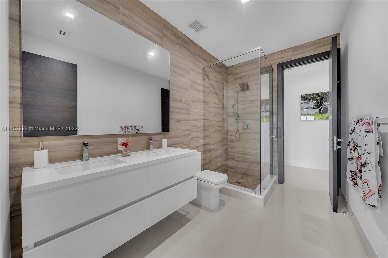 Westchester Miami, FL 33165 - Photo 50 of 84