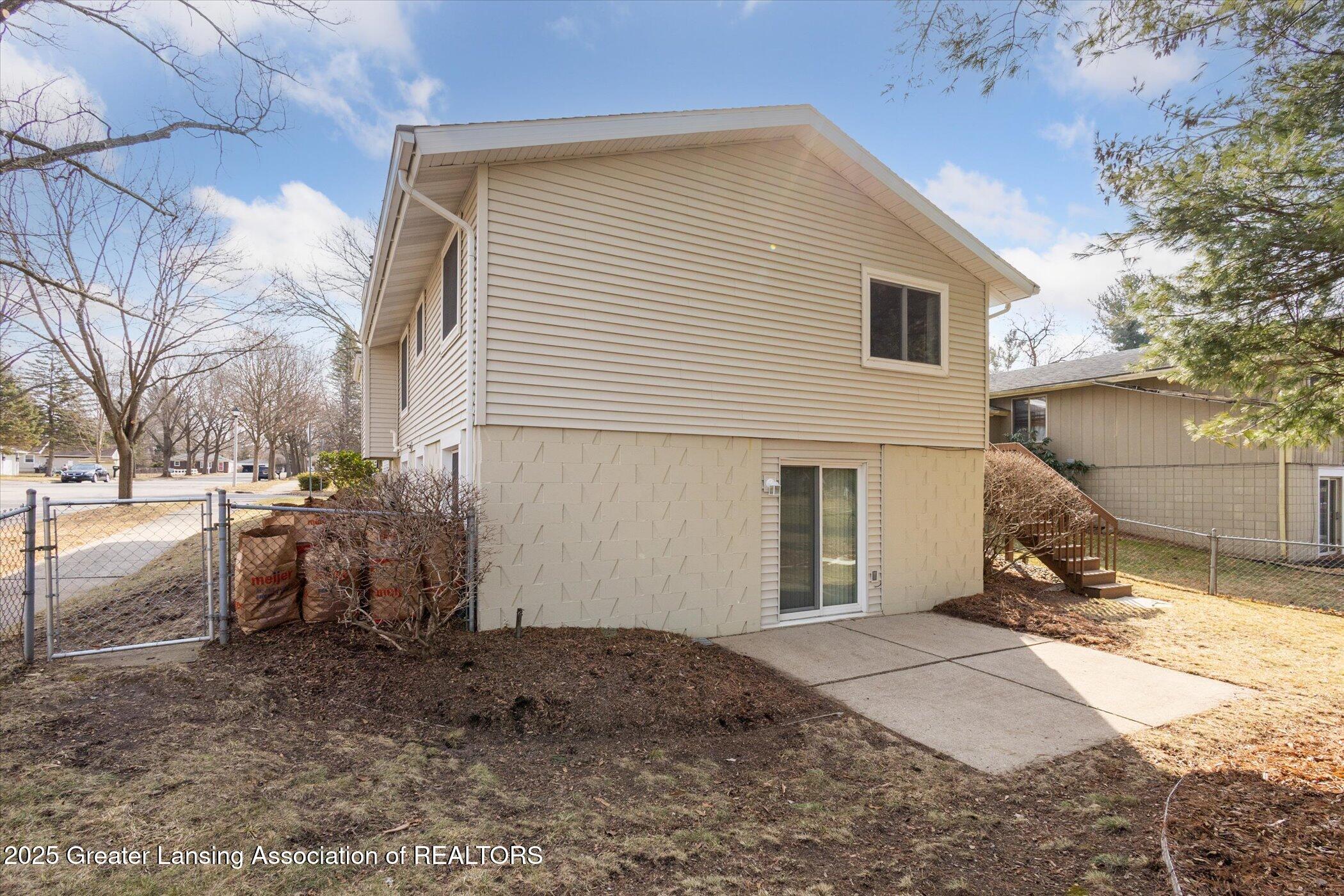 3100 Scarborough Road Lansing, MI 48910 - Photo 31 of 46 35-3100-Scarborough-Rd-Lansing-MI-48910-