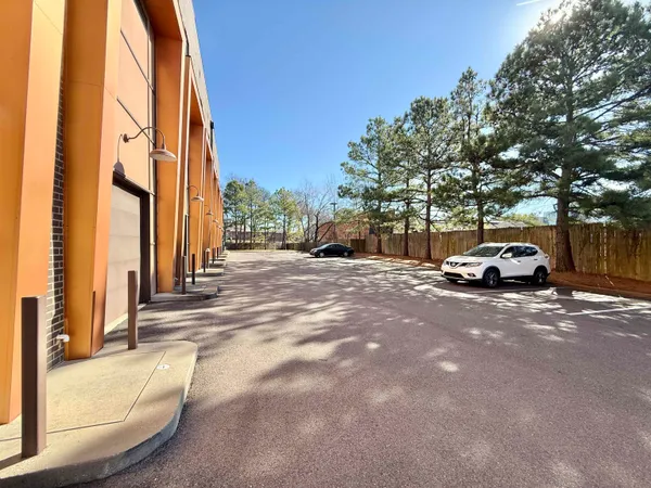 $2,050 | 449 Monroe Avenue, Unit 104, Memphis, TN 38103