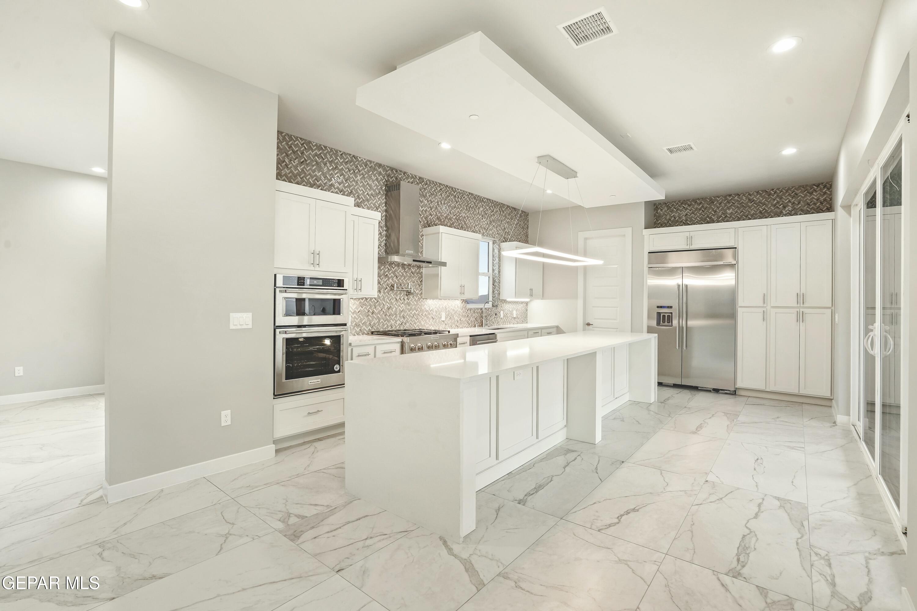 860 West Gate El Paso, TX 79932 - Photo 4 of 7 tempImageJ5HIBA