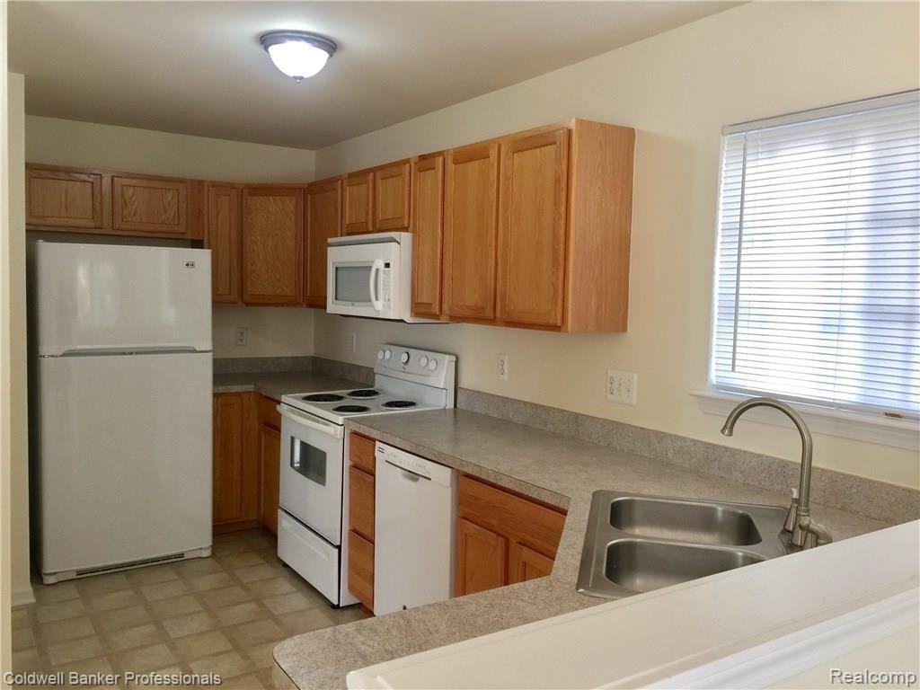 4235 Strathmore Lane Canton, MI 48188 - Photo 2 of 8