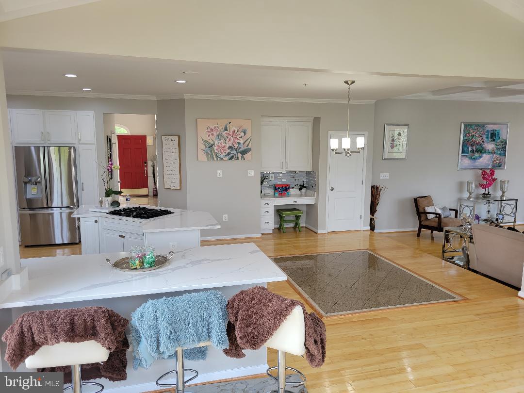 7606 Killbarron Drive Laurel, MD 20707 - Photo 13 of 63 Breakfast bar at kitchen