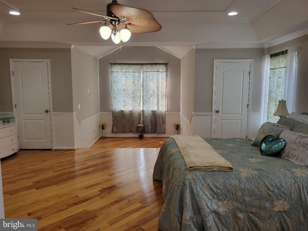 7606 Killbarron Drive Laurel, MD 20707 - Photo 29 of 63 Main bedroom with 4 walk-in closets
