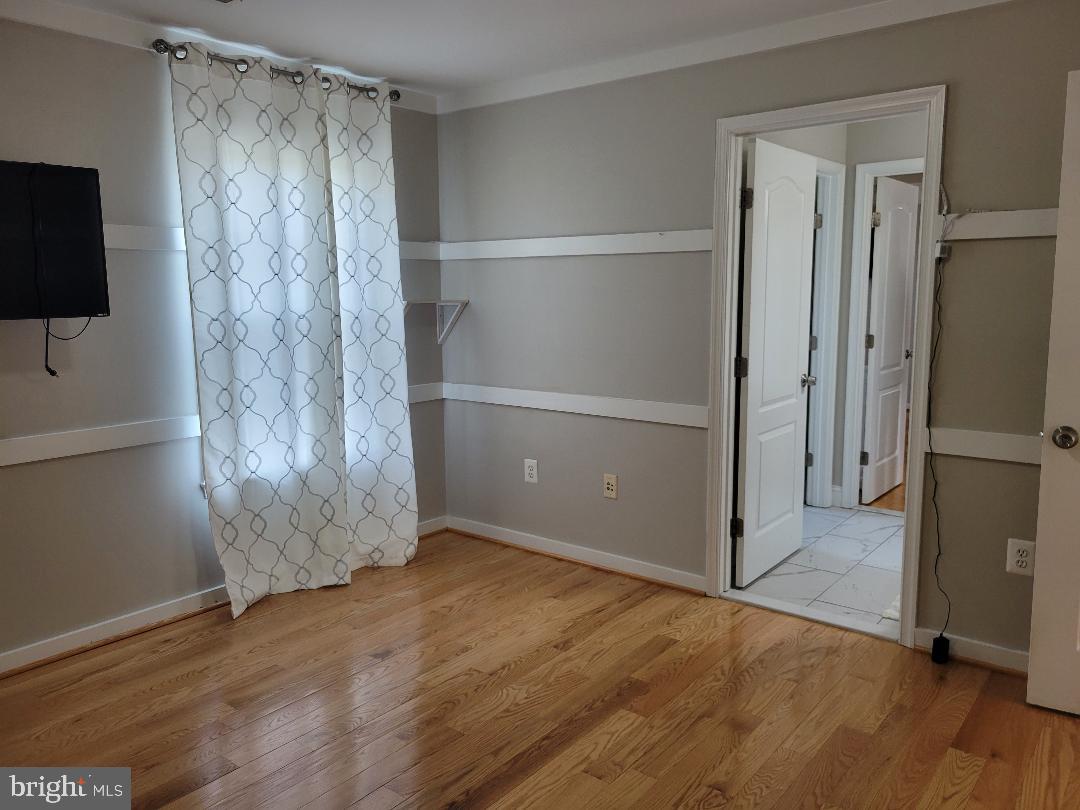 7606 Killbarron Drive Laurel, MD 20707 - Photo 34 of 63 2nd bedroom with bath access