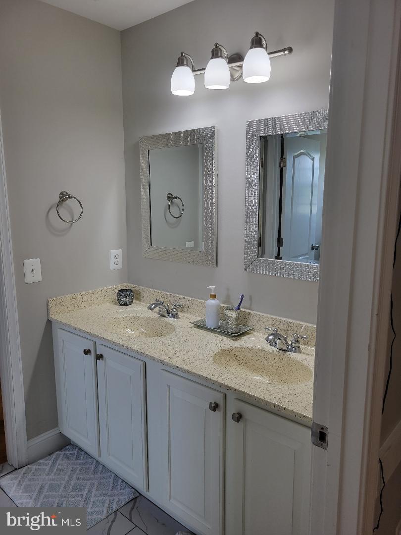 7606 Killbarron Drive Laurel, MD 20707 - Photo 37 of 63 Double sink bath