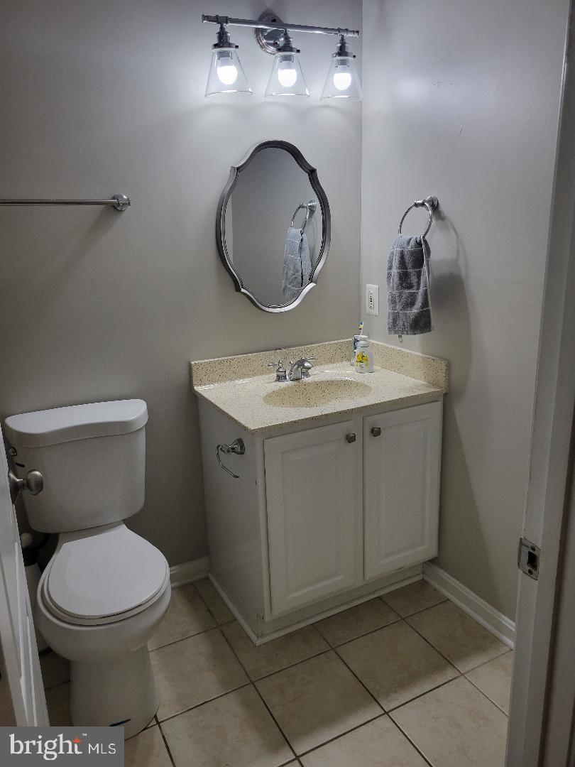 7606 Killbarron Drive Laurel, MD 20707 - Photo 41 of 63 4th bedroom bath