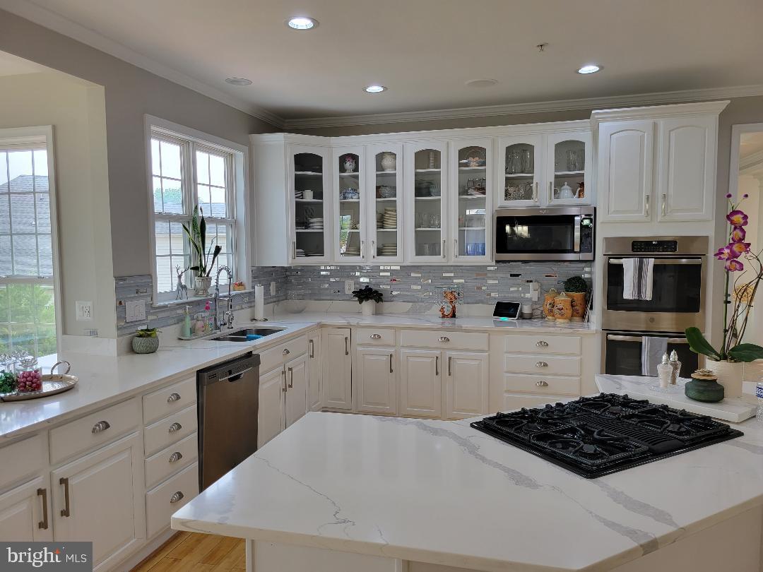 7606 Killbarron Drive Laurel, MD 20707 - Photo 10 of 63 Gourmet Kitchen with cooking island