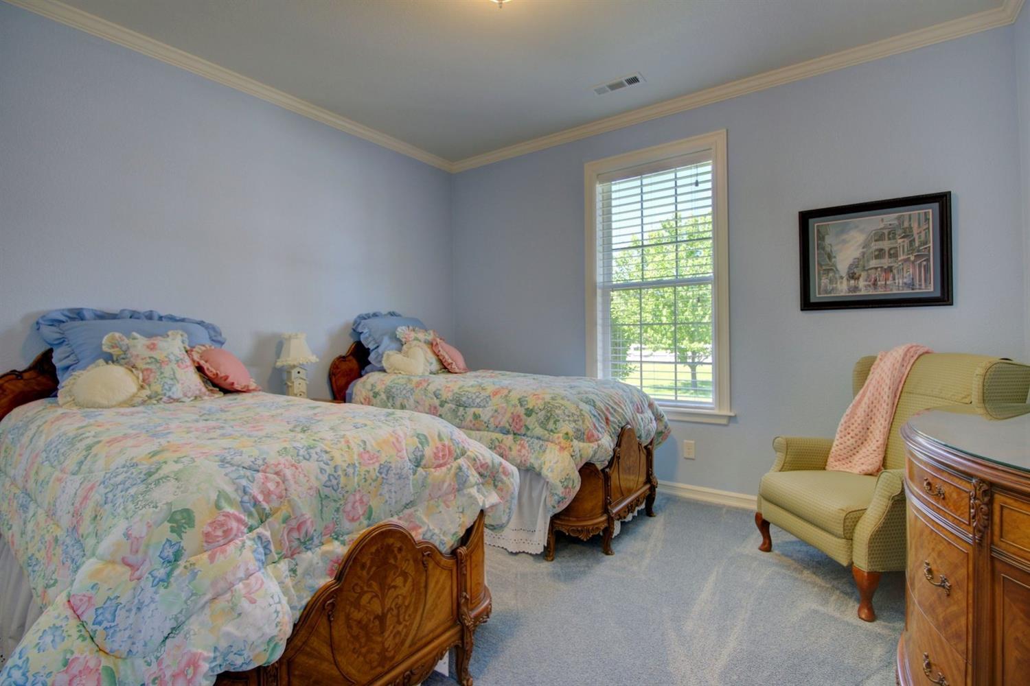 1685 Minear Road Medford, OR 97501 - Photo 24 of 32 Bedroom #2