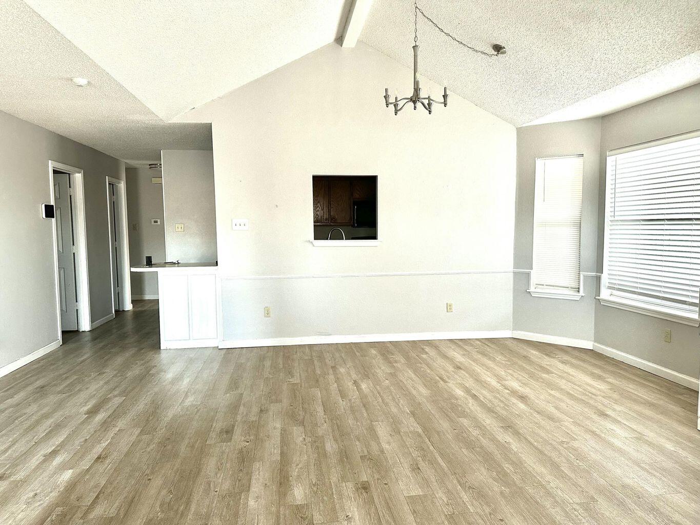 3907 Owen Street Plainview, TX 79072 - Photo 4 of 14 4