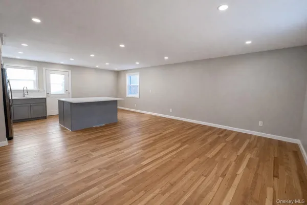 $674,999 | 109 North Greene Avenue, Lindenhurst, NY 11757