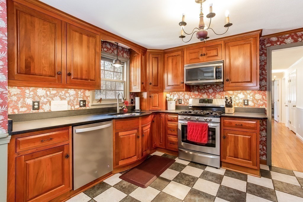 12 Tall Timber Road Wilbraham, MA 01095 - Photo 16 of 42 Gallery Image 16