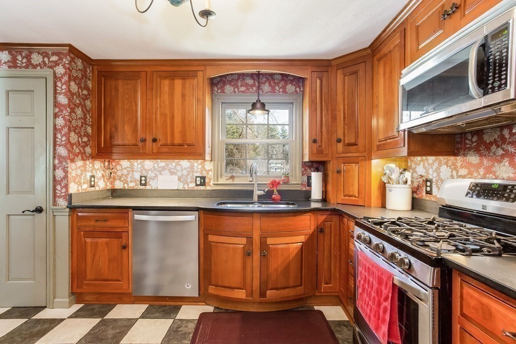 12 Tall Timber Road Wilbraham, MA 01095 - Photo 18 of 42 Gallery Image 18