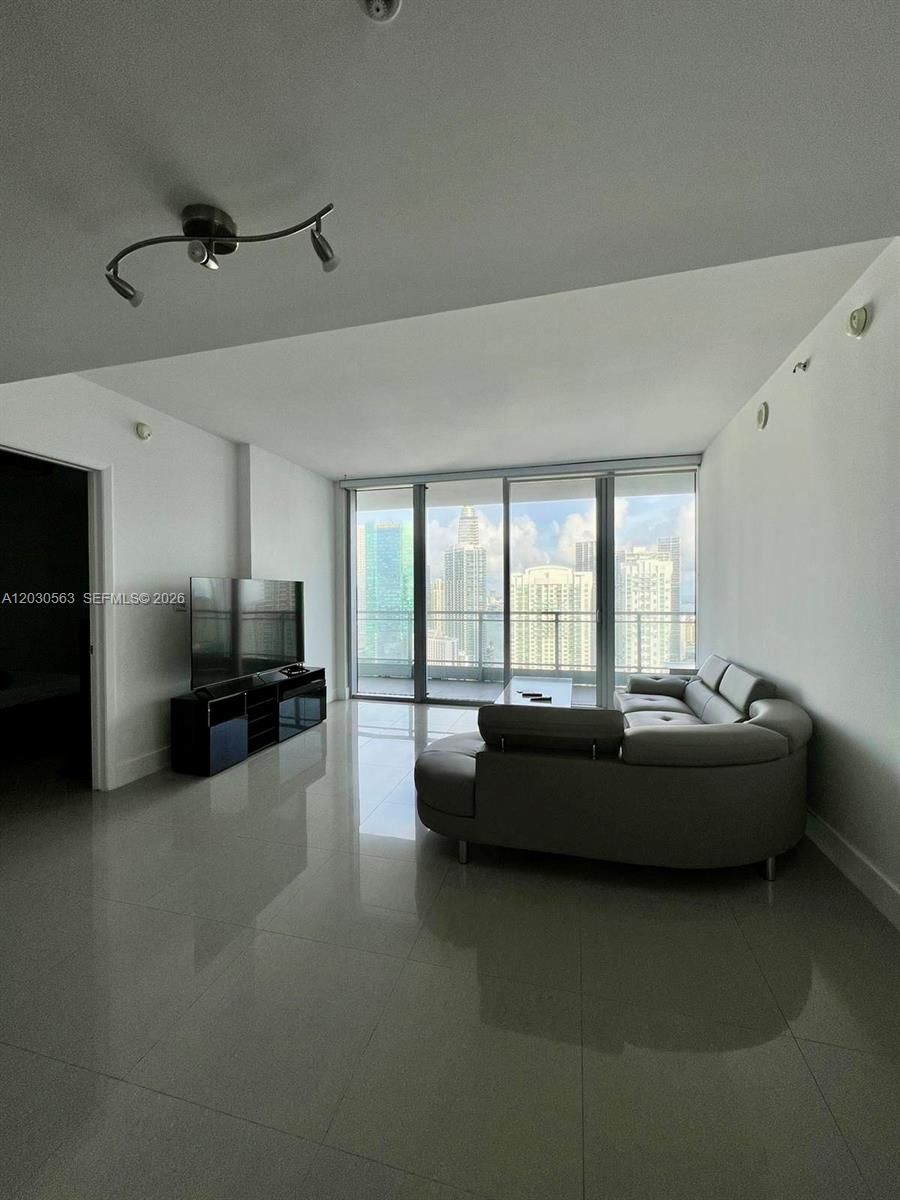 92 Southwest 3rd Street, Unit 4111 Miami, FL 33130 - Photo 4 of 50