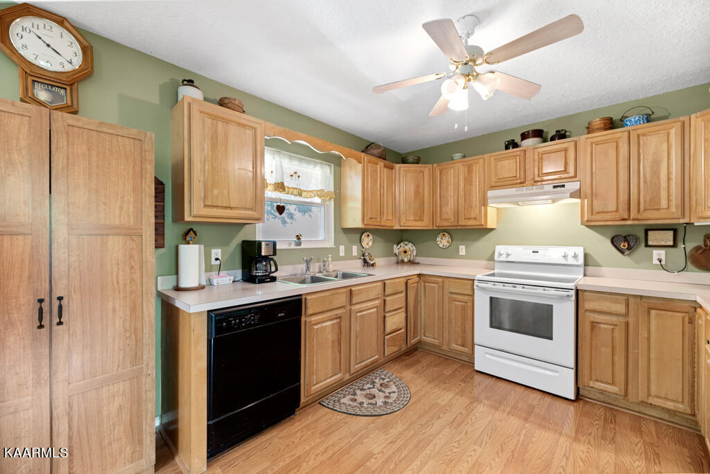 861 Sugar Loaf Road Sevierville, TN 37876 - Photo 5 of 28 SgrLf861 (21)