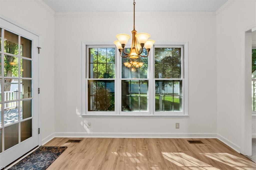 1213 Raspberry Run Graham, NC 27253 - Photo 17 of 39 Breakfast area