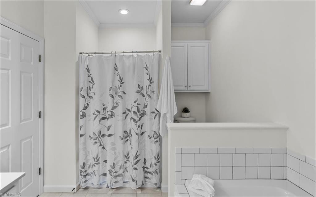 1213 Raspberry Run Graham, NC 27253 - Photo 30 of 39 Primary Bath