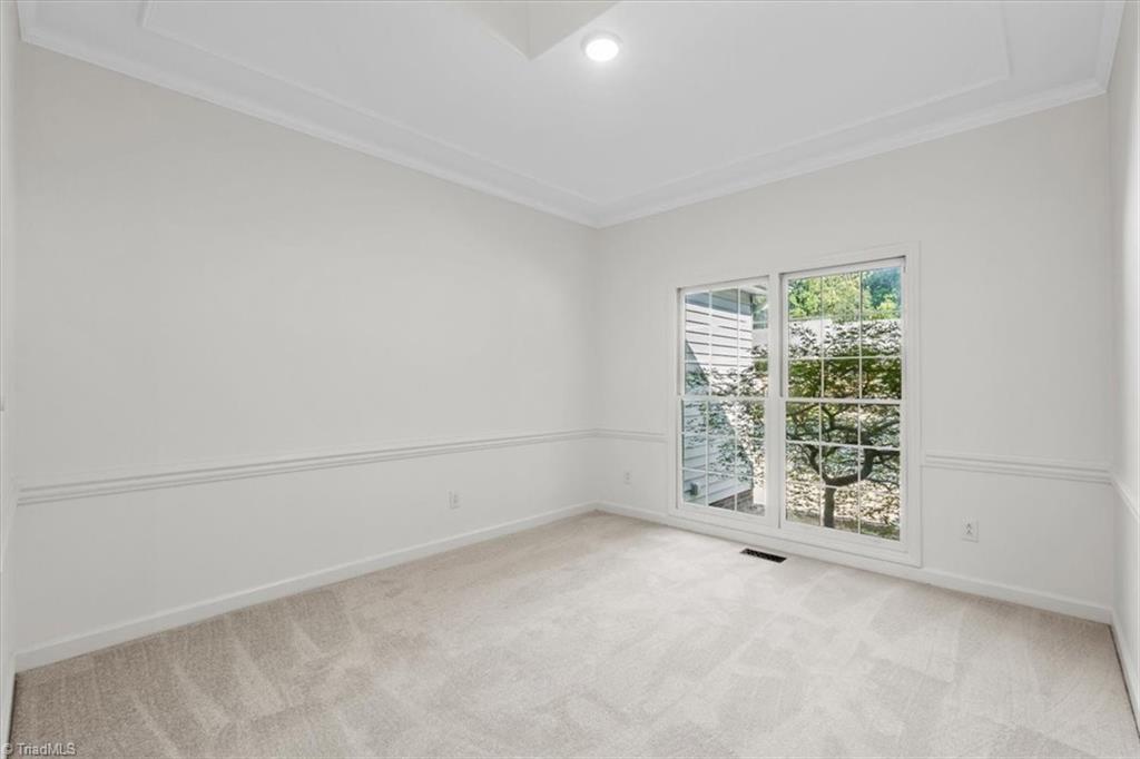 1213 Raspberry Run Graham, NC 27253 - Photo 9 of 39 Dining area