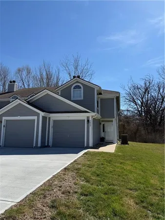 $215,000 | 5820 Northwest Plantation Lane, Unit 187D, Lee's Summit, MO 64064