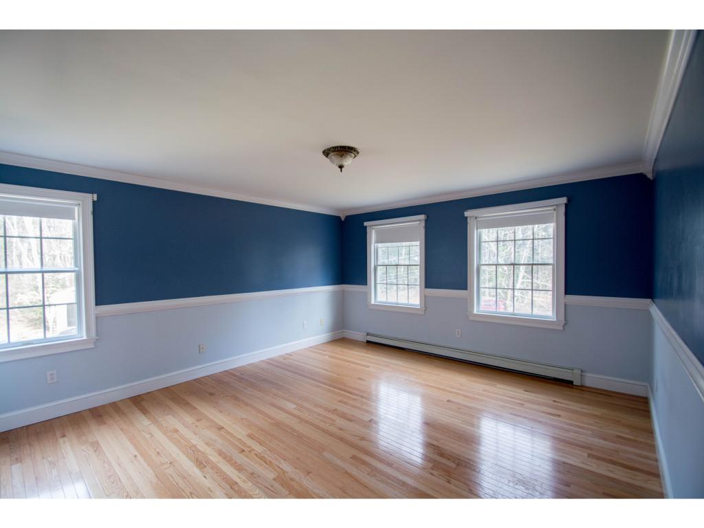63 Berry Road Derry, NH 03038 - Photo 22 of 36
