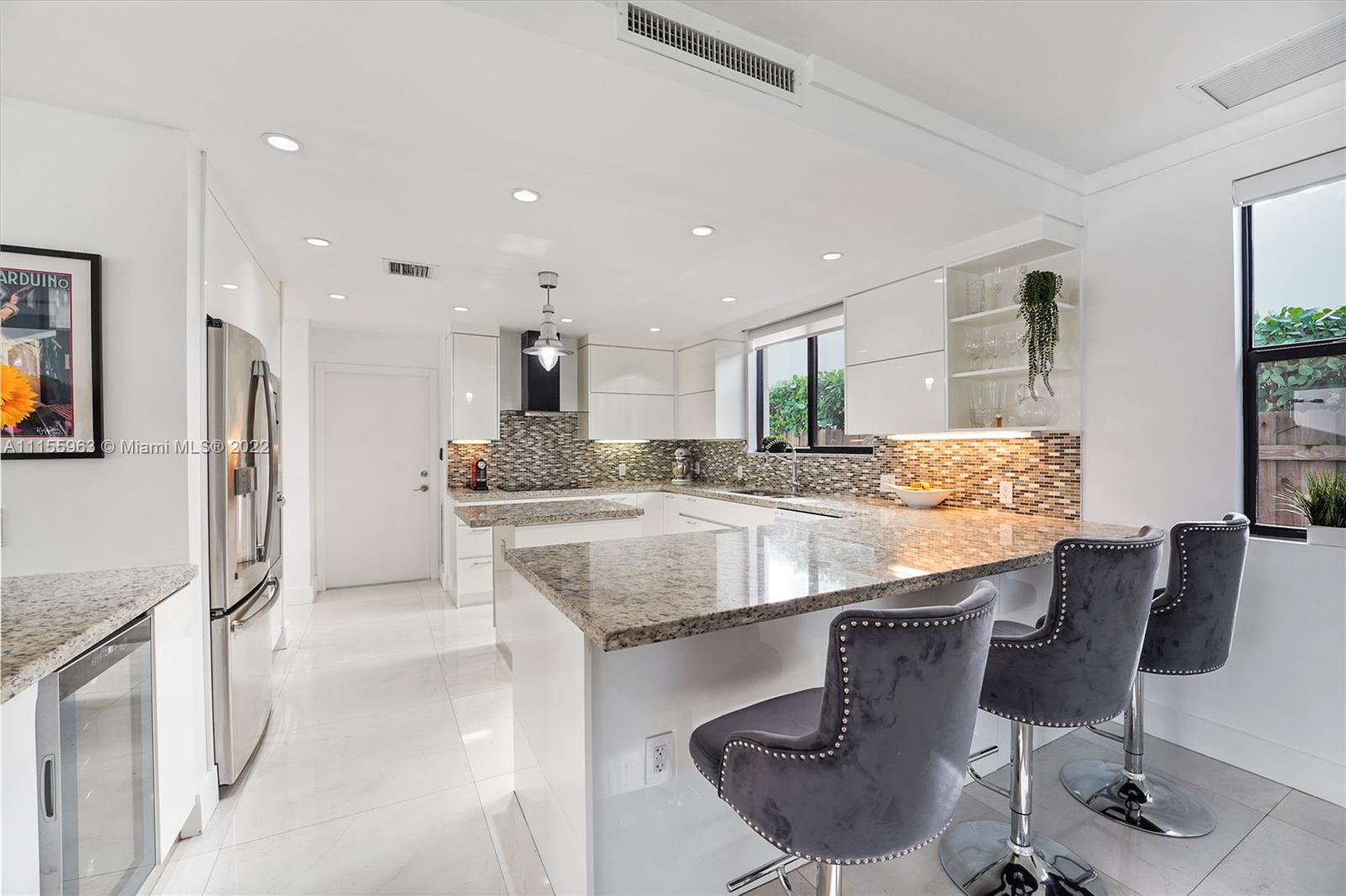 471 Southwest 30th Road Miami, FL 33129 - Photo 11 of 37