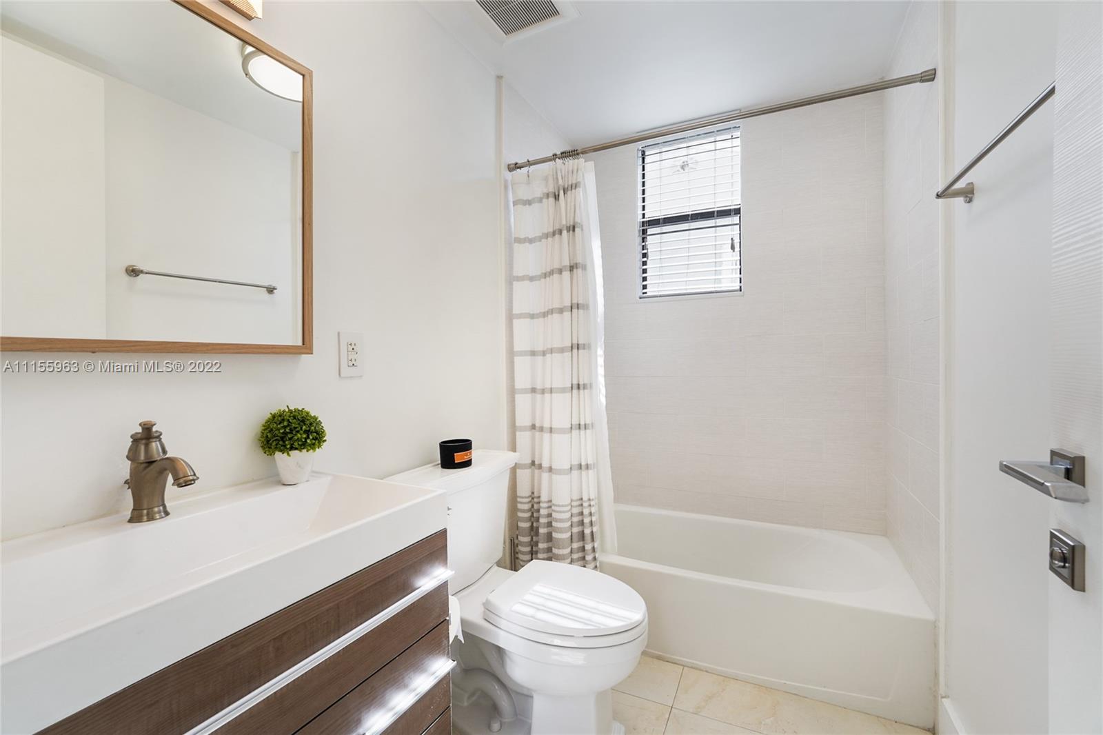 471 Southwest 30th Road Miami, FL 33129 - Photo 15 of 37 Downstairs bathroom