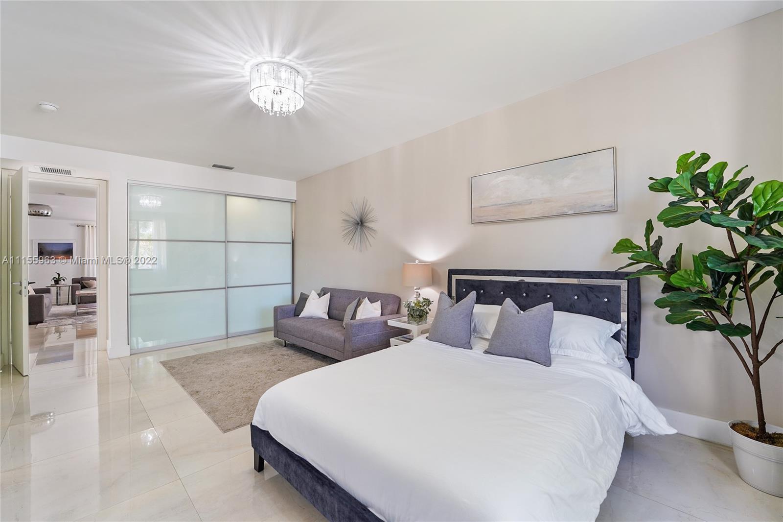 471 Southwest 30th Road Miami, FL 33129 - Photo 16 of 37 Guess bedroom downstairs