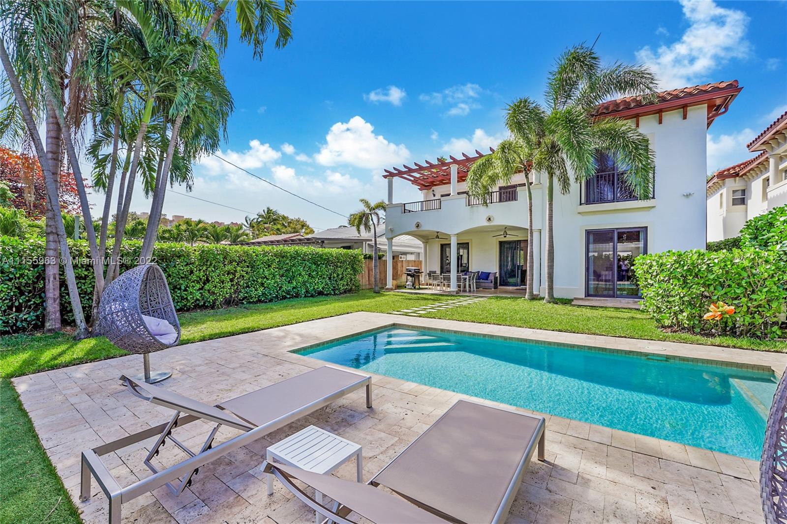 471 Southwest 30th Road Miami, FL 33129 - Photo 2 of 37