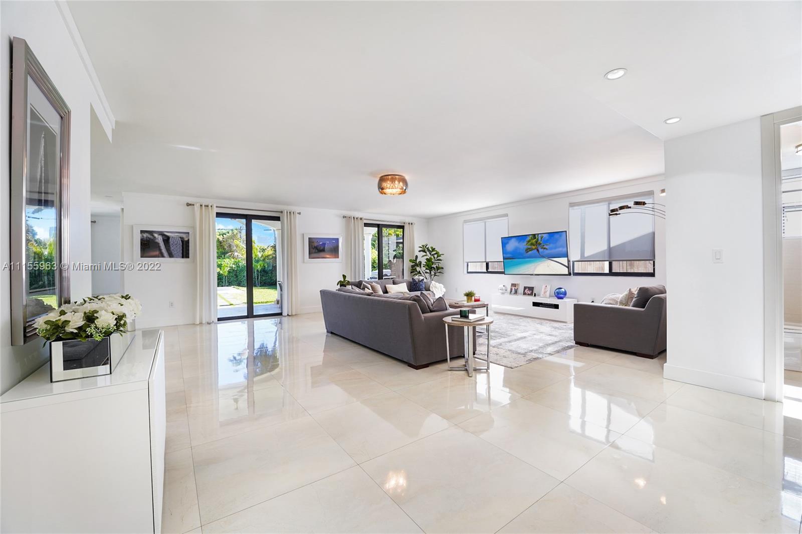 471 Southwest 30th Road Miami, FL 33129 - Photo 4 of 37