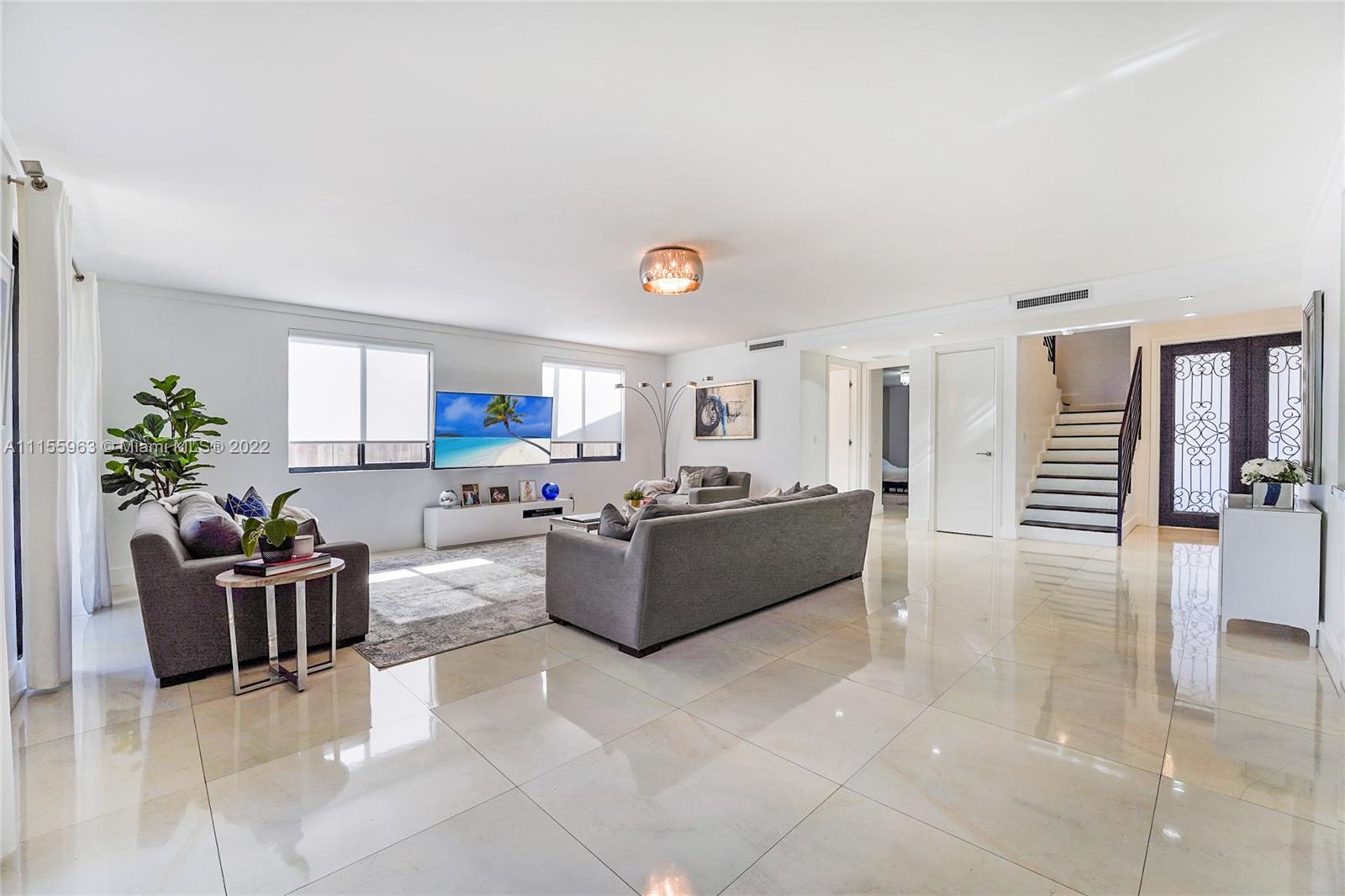 471 Southwest 30th Road Miami, FL 33129 - Photo 5 of 37