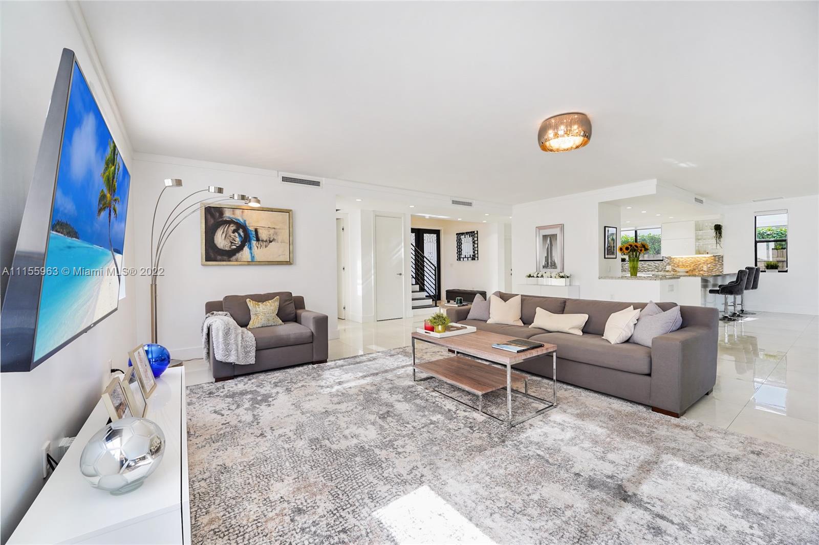 471 Southwest 30th Road Miami, FL 33129 - Photo 7 of 37