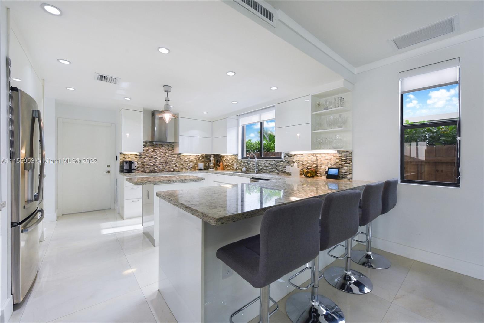 471 Southwest 30th Road Miami, FL 33129 - Photo 10 of 37