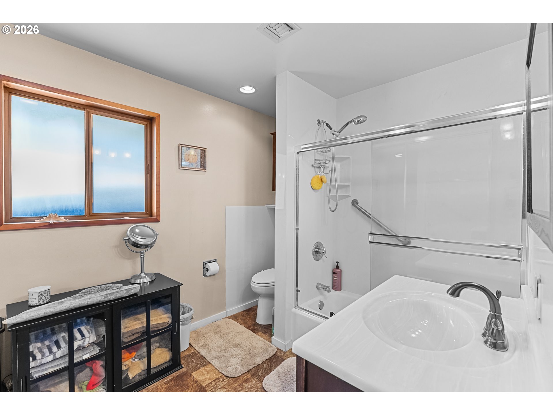29790 Hound Dog Road Gold Beach, OR 97444 - Photo 14 of 37 Owner's Suite Bathroom