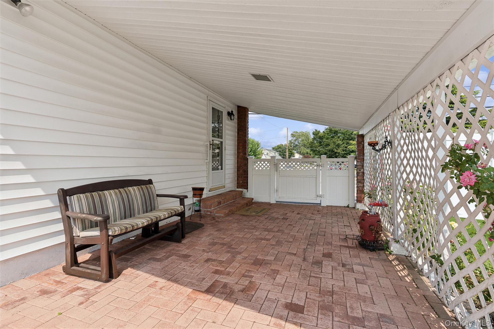 114 Miller Road Hicksville, NY 11801 - Photo 5 of 40